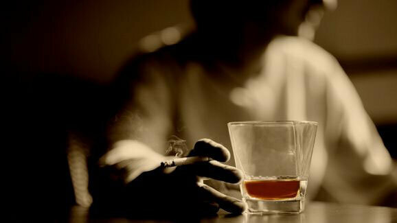 Tandartsen cruciaal bij detectie en aanpak alcoholisme