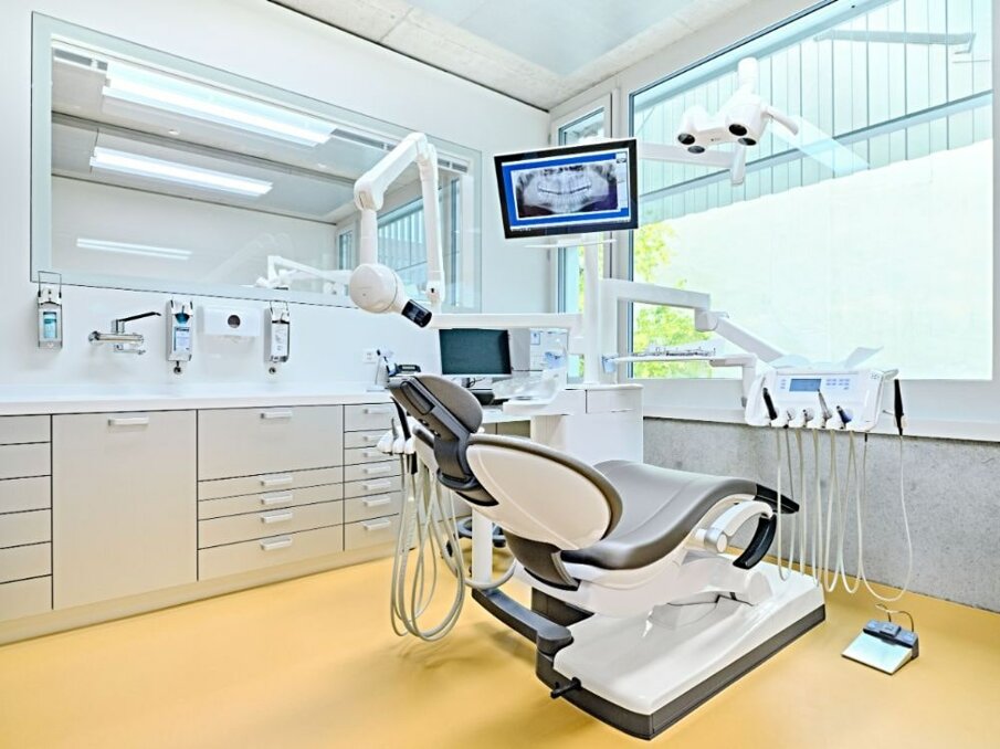 84 Dentsply Sirona Sinius treatment centers are in use at the UZB Basel.