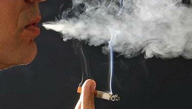 Το παθητικό κάπνισμα μπορεί να σχετίζεται με οστική απώλεια σε άτομα με περιοδοντίτιδα.