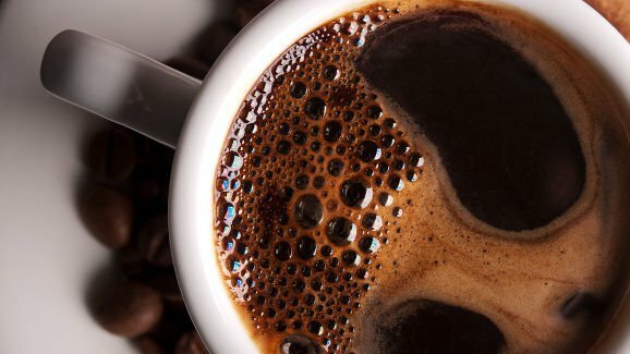 研究：男性のコーヒー愛好家では歯周疾患のリスクが高い