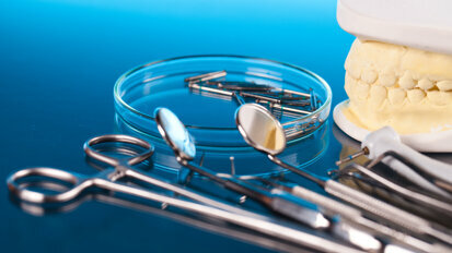 Peste 25% dintre români îşi pierd dinţii prea devreme.