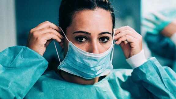 Scoping review finds dentists lacked infection control training during pandemic