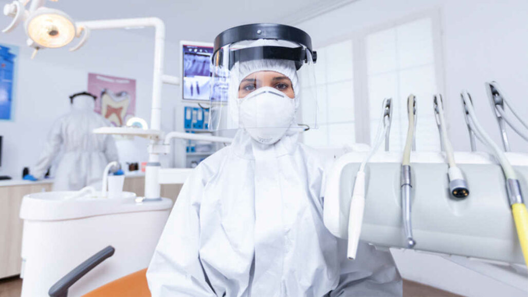 Большинство работников стоматологии Норвегии опасаются инфицирования SARS-CoV-2