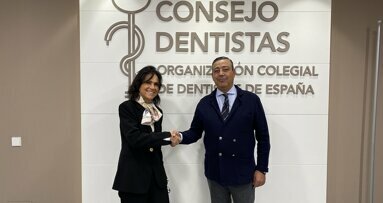La presidenta de la FDI elogia al Consejo General de Dentistas