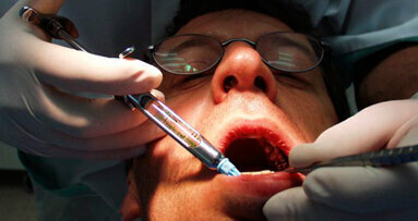 Una persona su tre diventa nervosa quando deve andare dal dentista