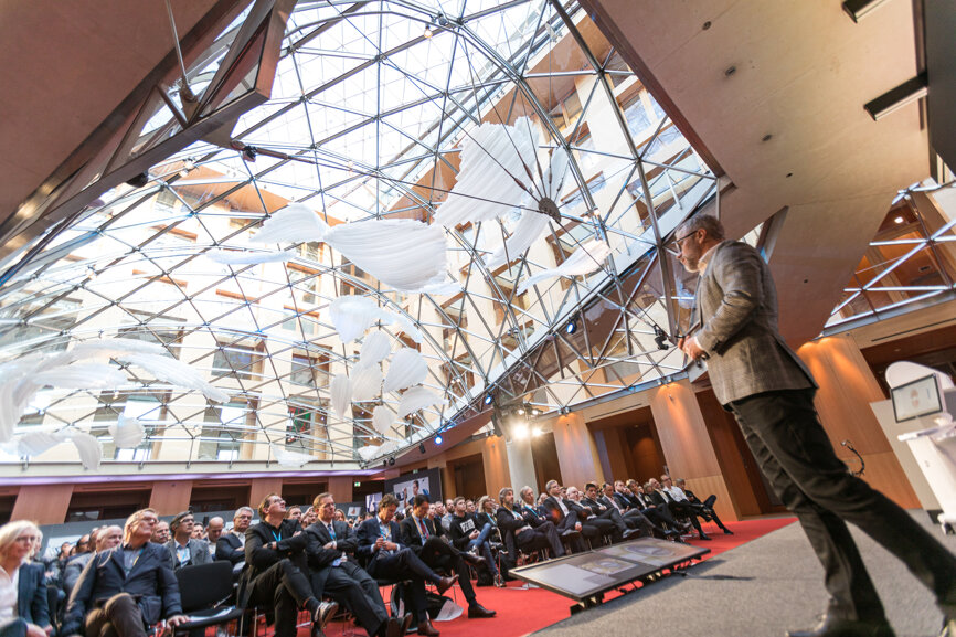 The Global CEREC KOL event took place at AXICA, an impressive event location location next to Brandenburg Gate. The interior of the building was designed by architect Frank O. Gehry. (Image: Dentsply Sirona)