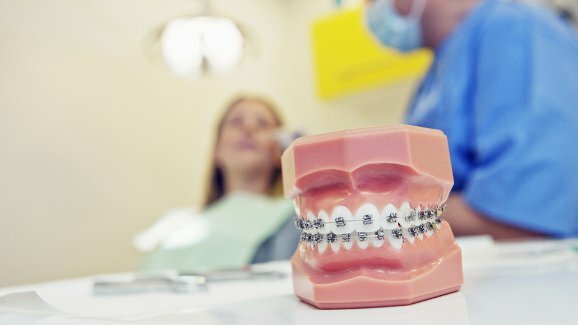 Duas profissões em odontologia entre os dez mais bem remunerados empregos nos EUA