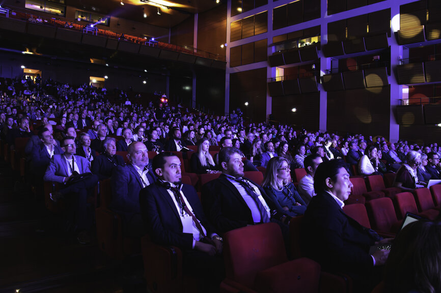 Attendees during one of the 28 plenary sessions. (Image: Mauro Calvone)