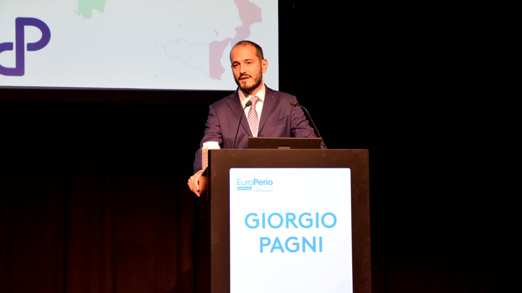 Dr Giorgio Pagni during his presentation. (Image: Dental Tribune International)