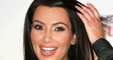 Kim Kardashian: Offene Rechnung beim Zahnarzt