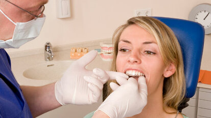 Les dentistes irlandais avertissent du danger des produits de blanchiment dentaire