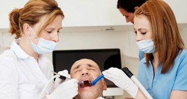 KNMT en ANT oneens over opleiding tandartsassistenten