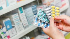 Ograničenja stomatološke skrbi tijekom pandemije povezana je s povećanim propisivanjem antibiotika