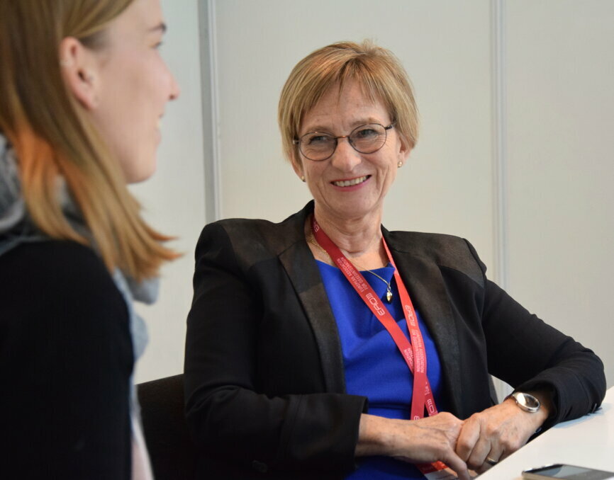 At the Messe Wien Exhibition and Congress Center, Prof. Ann Wennerberg answered questions regarding her recent research findings on implant surfaces. (Photograph: Monique Mehler, DTI)