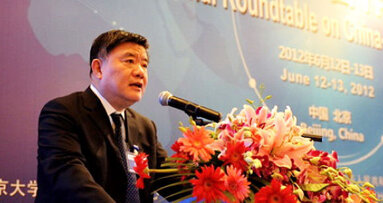 Chinese minister van Volksgezondheid ontvangt FDI-award