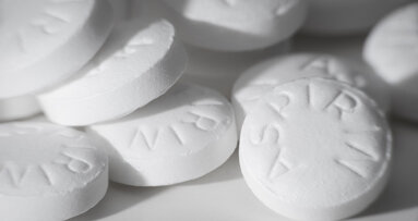 Mit Aspirin gegen Karies
