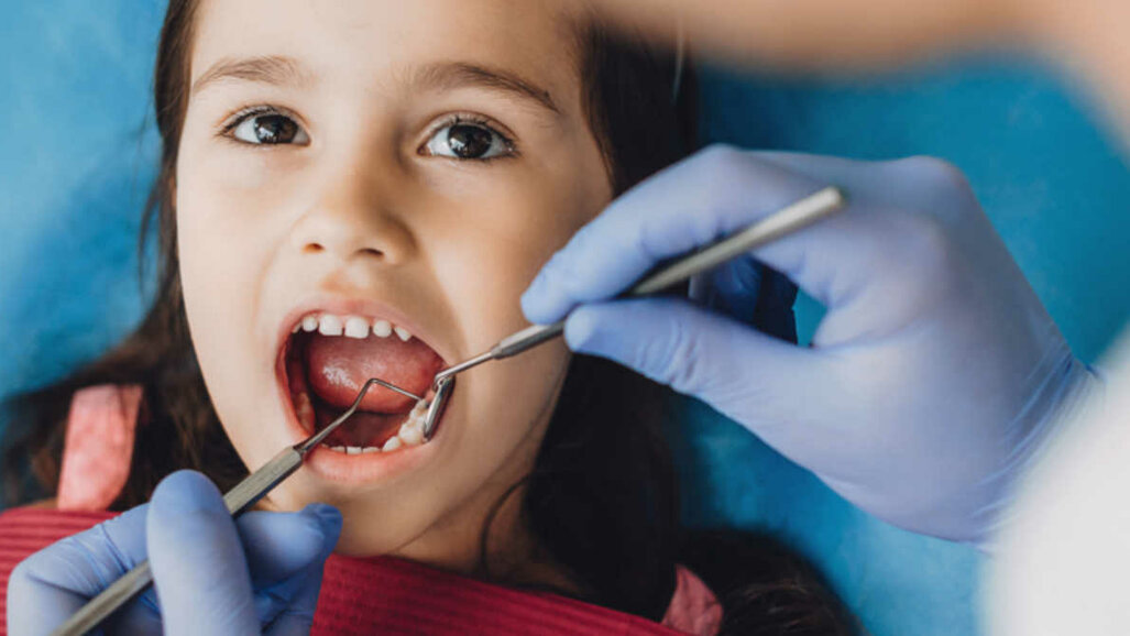 Crianças com deficiências imunológicas têm maior probabilidade de desenvolver doença periodontal