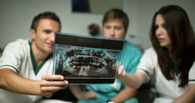 Pesquisa: Dentistas e estudantes de odontologia com conhecimento inadequado sobre radiação
