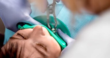 20本抜歯の施術中に患者が死亡