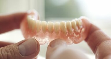 Má-montagem de próteses dentárias pode ser um fator de risco de câncer oral