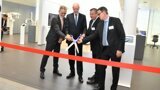 From left to right: Dominique Legros (Senior Vice President of Technology Equipment and Healthcare), Michael Geil (Vice President of Treatment Centers), Rolf Richter (Governing Mayor of Bensheim) and Michael Glemser (Director of the Dentsply Sirona Academy)