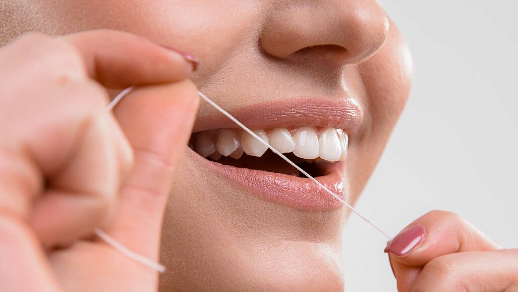 Zahnseide-Technik und deren Bedeutung für die Zahnhygiene