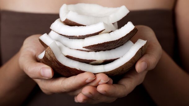 Kokosový olej by mohol redukovať zubný kaz
