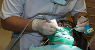 Estudo encontra diversos protocolos de desinfecção de endodontistas e dentistas clínicos gerais
