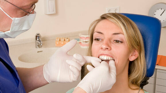 Les dentistes irlandais avertissent du danger des produits de blanchiment dentaire