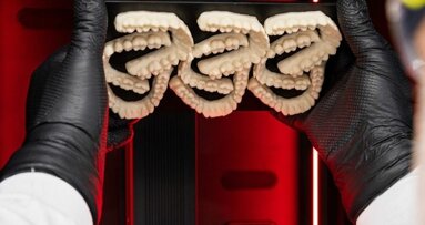 Stratasys stellt neuen dentalen 3D-Drucker vor