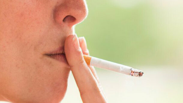 La posizione del cancro orale varia nei pazienti fumatori rispetto ai non fumatori