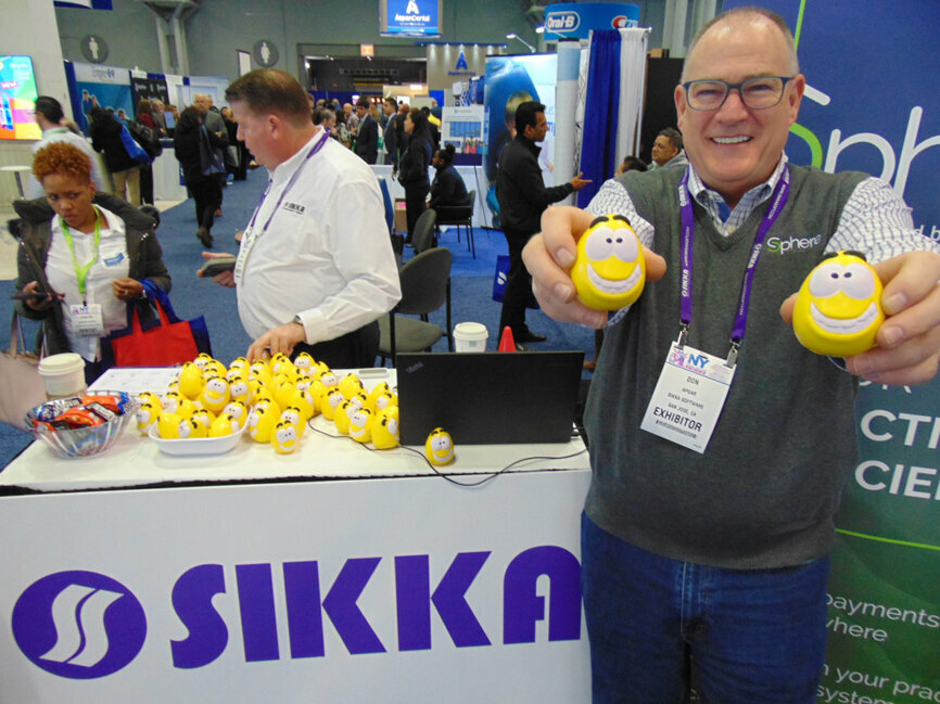 You can pick up a colorful conversation piece from Don Apgar of Sikka Software. (Photo: Fred Michmershuizen/DTA)