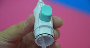 A hand-powered oral irrigator for everyone