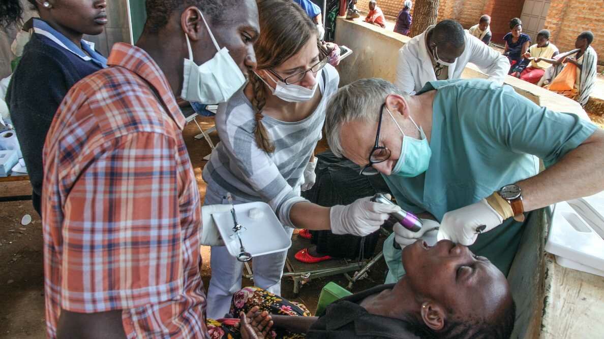 Dentists for Africa convida profissionais da área odontológica para sessão de informações online