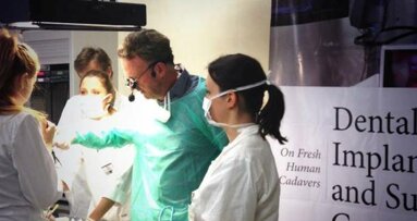 Kadavra Uygulamalı İmplantoloji ve Cerrahi Kursu Viyana’da Yapıldı