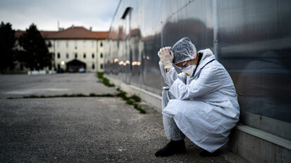 New report spotlights plight of healthcare workers during COVID-19 pandemic