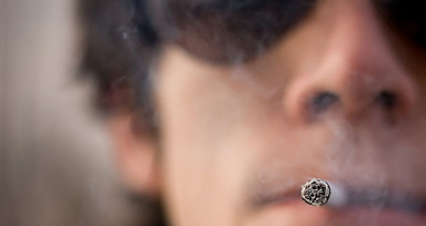 Пушачите и необвързаните мъже са с по-висок риск от развитие на инфекция с HPV