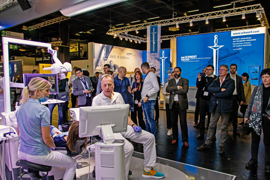 Live demonstration at the Dentsply Sirona booth. (Photograph: Luke Gribble, DTI)