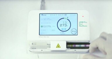 Cinco minutos de screening dentário: Empresa japonesa apresenta um novo teste de saliva