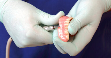 Estudo sugere que prótese dentária afeta saúde cardiovascular