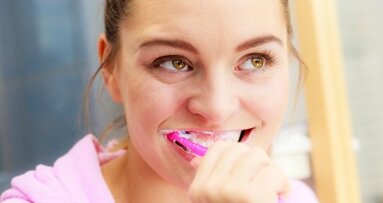 歯垢を確認できる歯磨き剤が心疾患と脳卒中のリスクを下げる可能性