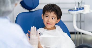 Sử dụng Bảng câu hỏi về Điểm mạnh và Khó khăn để dự đoán hành vi của trẻ trong lần khám răng đầu tiên