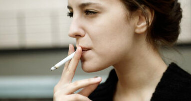 I fumatori rischiano di perdere i denti più degli altri: lo dice una ricerca