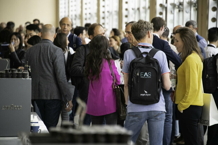 Attendees at the 4th EAS congress during one of the coffee breaks. (Image: Mauro Calvone)