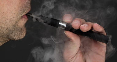 Explodierte E-Zigarette kostet Mann drei Zähne