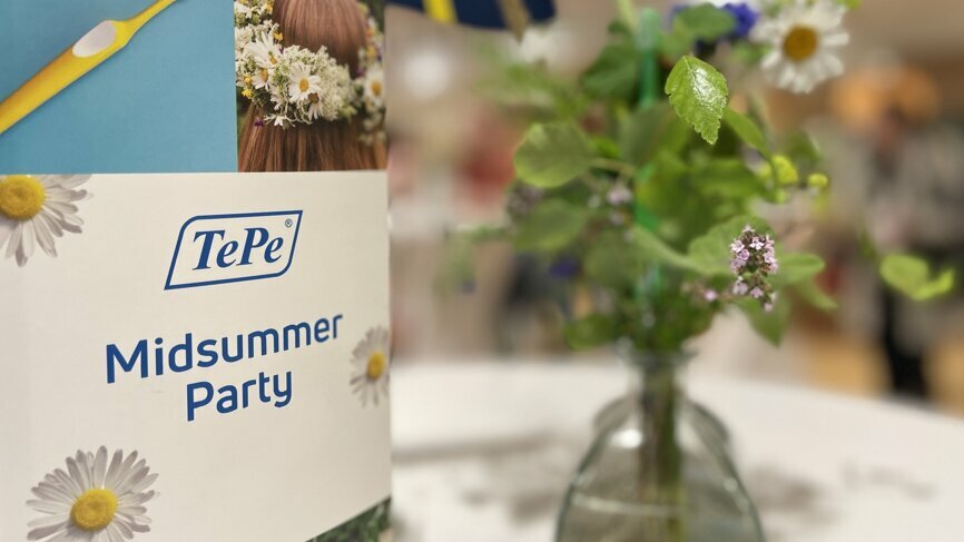 During EuroPerio10, Tepe hosted a traditional Swedish Midsummer celebration. (Image: TePe)