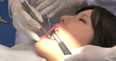 Roboter imitiert Zahnarzt-Patienten