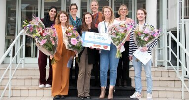 Bonita Vink en Christie Vroemen winnen de NVvK-Elmex scriptieprijs