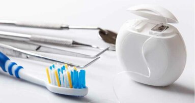 Sorgfältige Zahn- und Mundpflege während der Pandemie