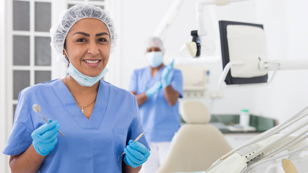 Diversidade de gênero na Odontologia está melhorando o acesso aos cuidados, segundo estudo
